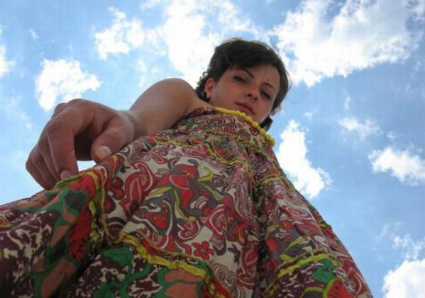 ���򣺾�ͷ�µ����Ů���˼������ͼ��